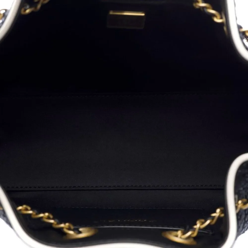 CHANEL Shoulder Bag